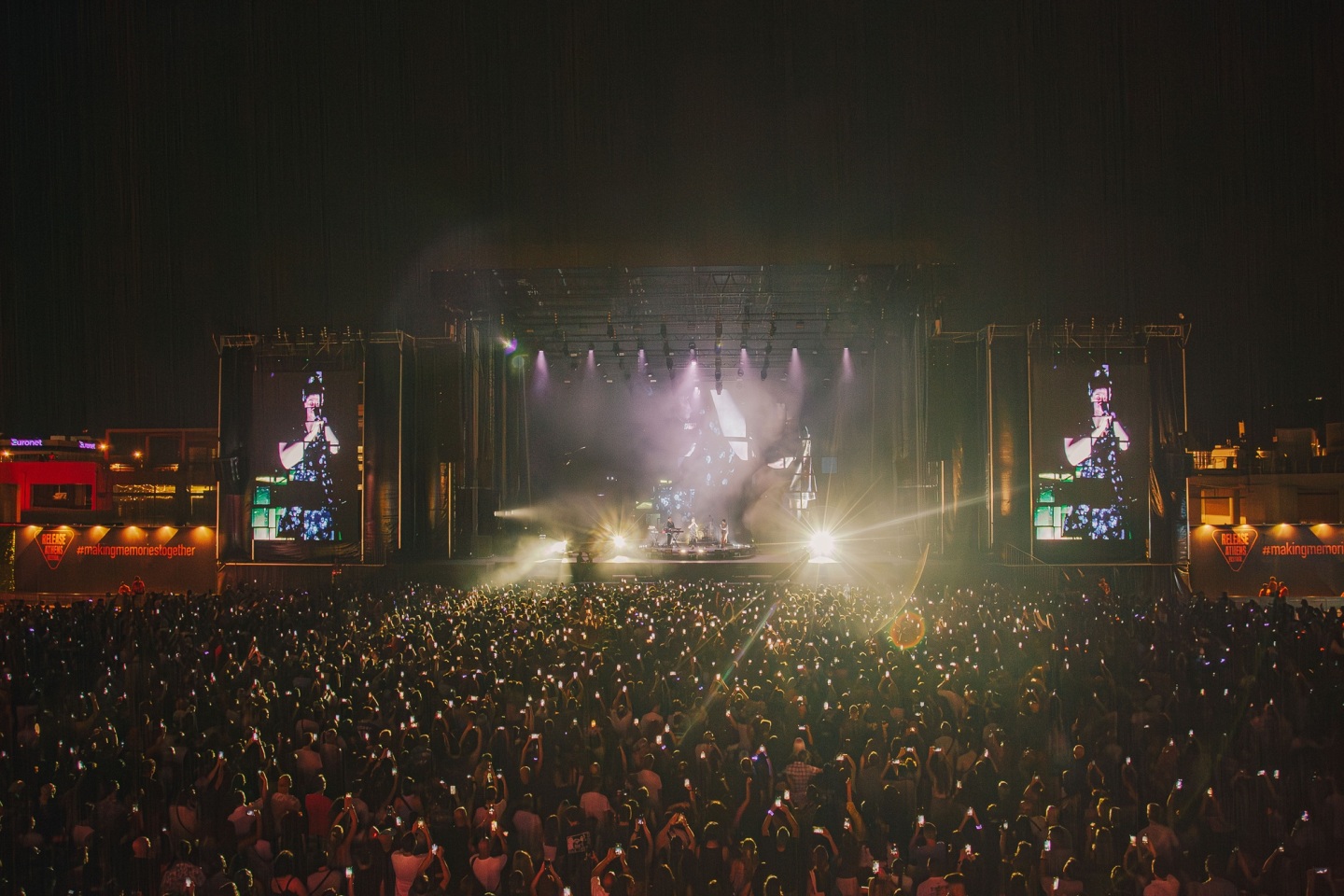 Release Athens 2025: Ανταπόκριση - φωτορεπορτάζ από τις εμφανίσεις των London Grammar, Aurora και Klangphonics στην Πλατεία Νερού