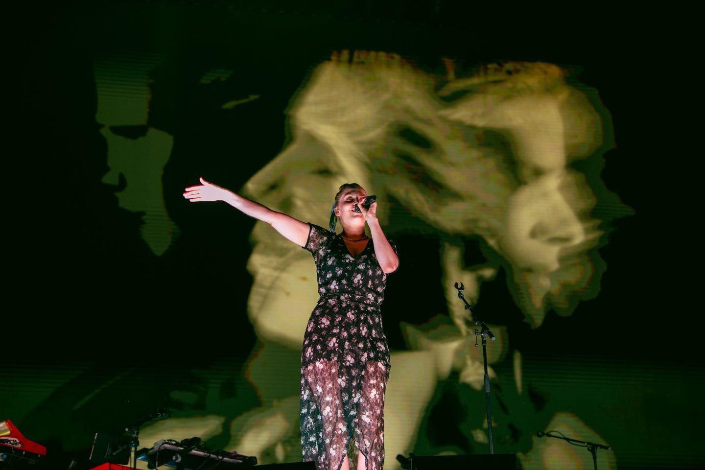 Release Athens 2025: Ανταπόκριση - φωτορεπορτάζ από τις εμφανίσεις των London Grammar, Aurora και Klangphonics στην Πλατεία Νερού