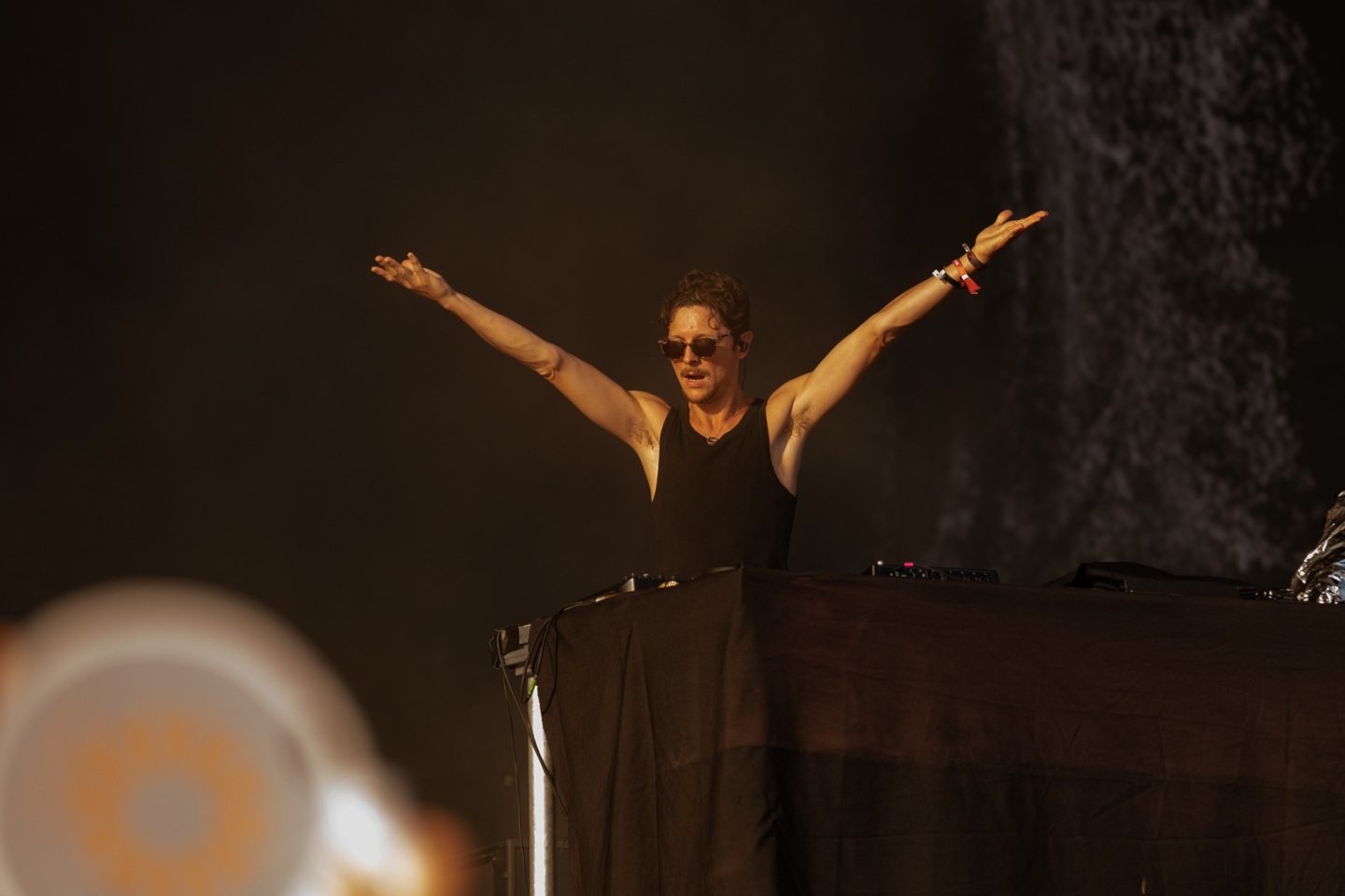 Release Athens 2025: Ανταπόκριση - φωτορεπορτάζ από τις εμφανίσεις των London Grammar, Aurora και Klangphonics στην Πλατεία Νερού