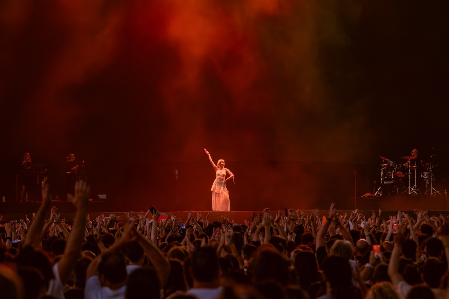 Release Athens 2025: Ανταπόκριση - φωτορεπορτάζ από τις εμφανίσεις των London Grammar, Aurora και Klangphonics στην Πλατεία Νερού