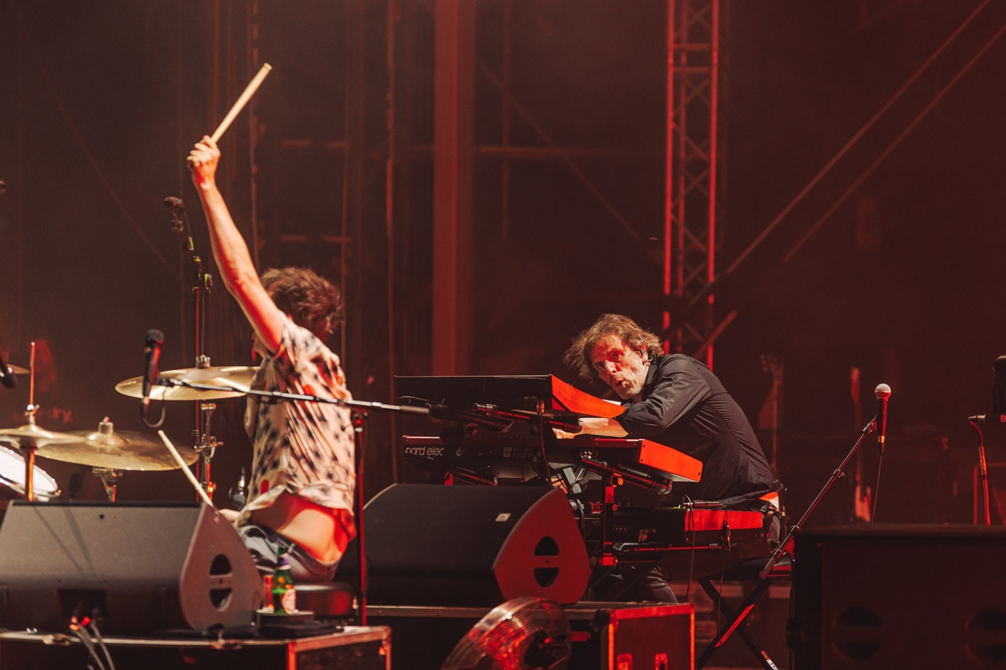 Release Athens 2025: Ανταπόκριση - φωτορεπορτάζ από τις εμφανίσεις των Supergrass, The Damned και The Lobsters στην Πλατεία Νερού