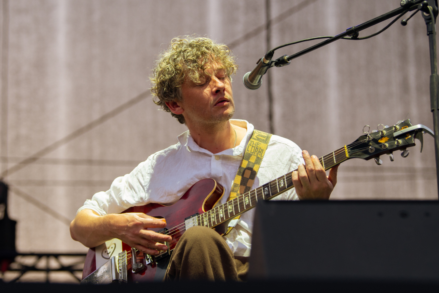 Ανταπόκριση από την εμφάνιση των Μπεθ Γκίμπονς και Bill Ryder - Jones στο Θέατρο Λυκαβηττού