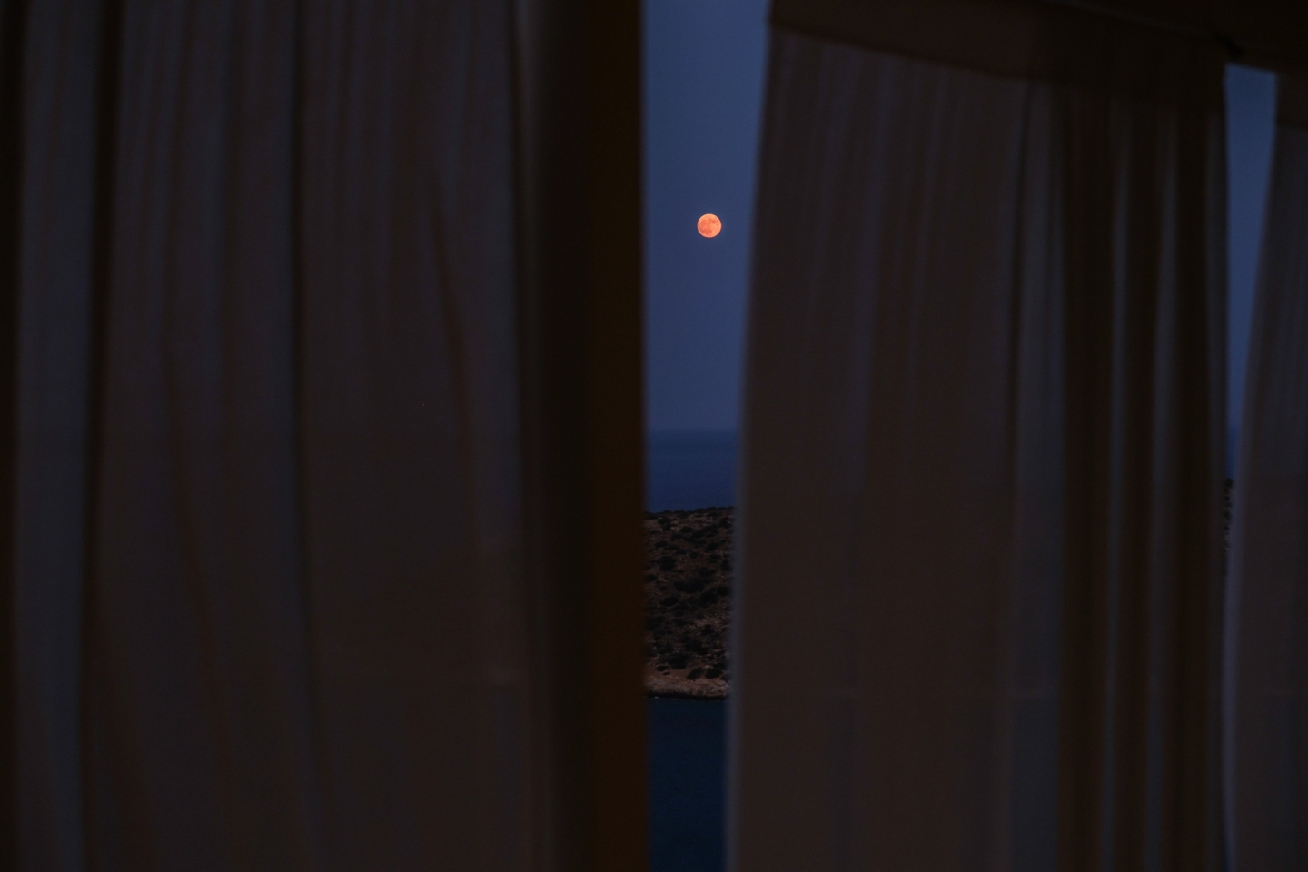 Πανσέληνος Αυγούστου 2025: 25 εικόνες από το «Φεγγάρι του Οξύρυγχου»