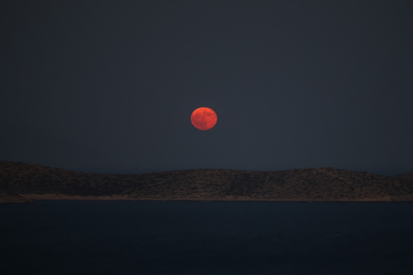 Πανσέληνος Αυγούστου 2025: 25 εικόνες από το «Φεγγάρι του Οξύρυγχου»