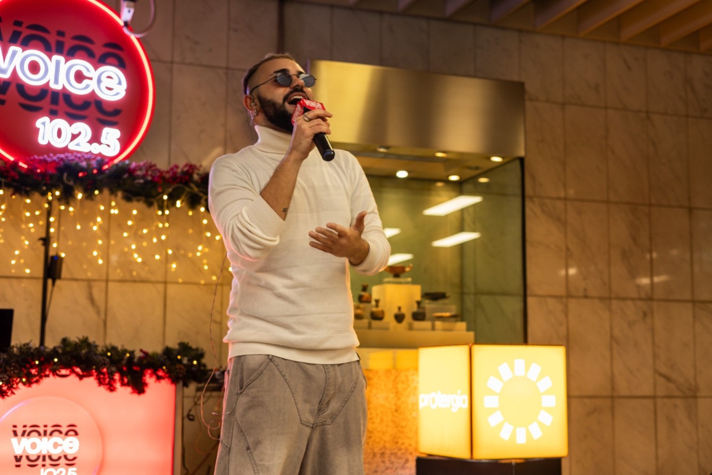 Ο Akylas στο χριστουγεννιάτικο event του Voice 102.5