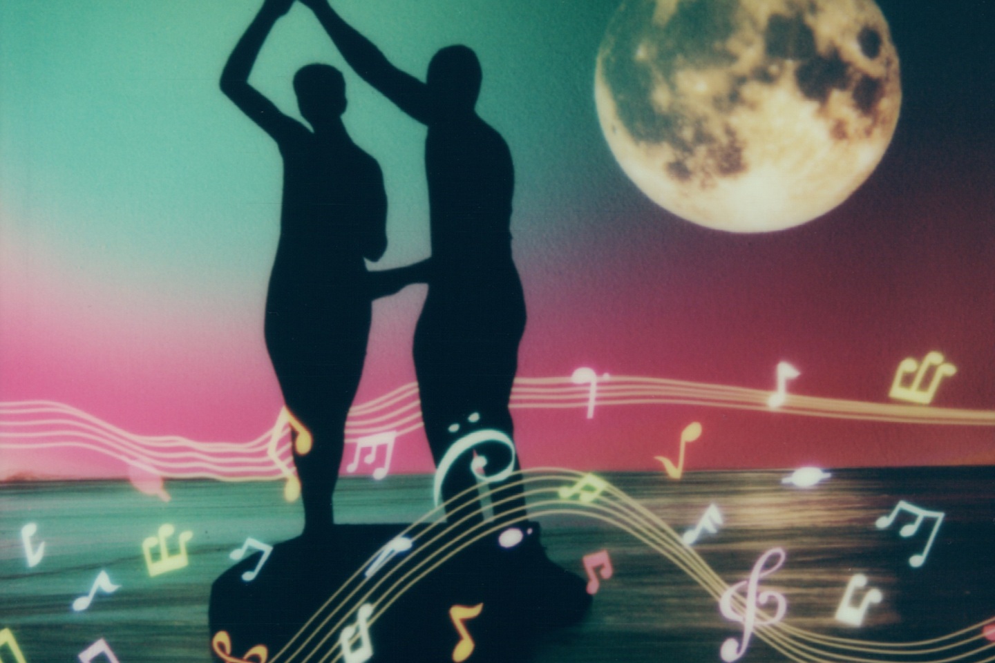 EROS: Η ανεπανάληπτη στιγμή του έρωτα μέσα από την Polaroid