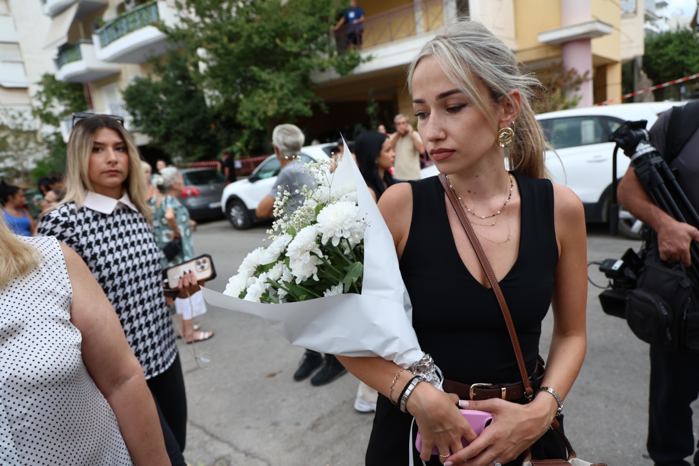 Σε αγρυπνία η σορός του Γιώργου Μαζωνάκη
