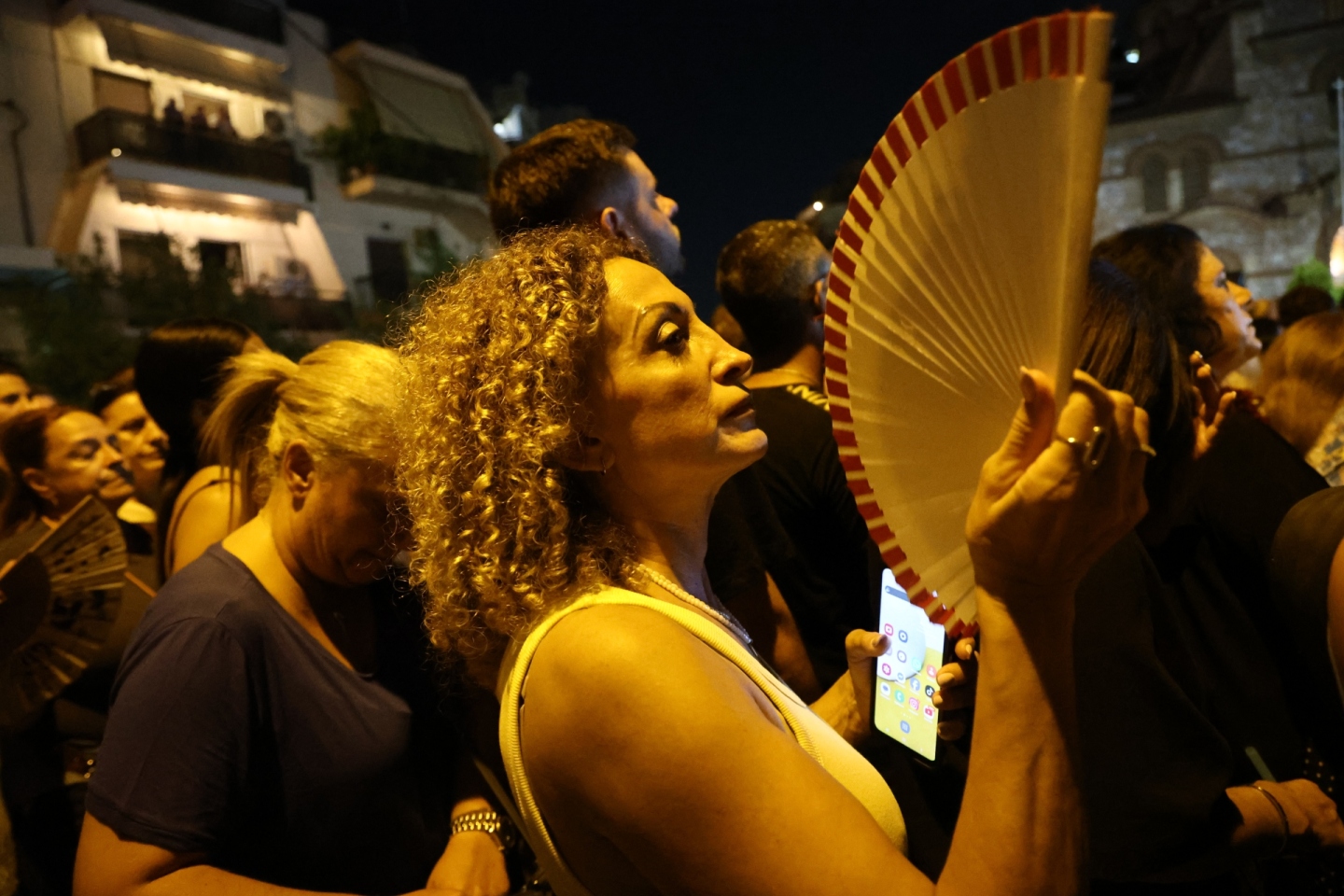 Σε αγρυπνία η σορός του Γιώργου Μαζωνάκη