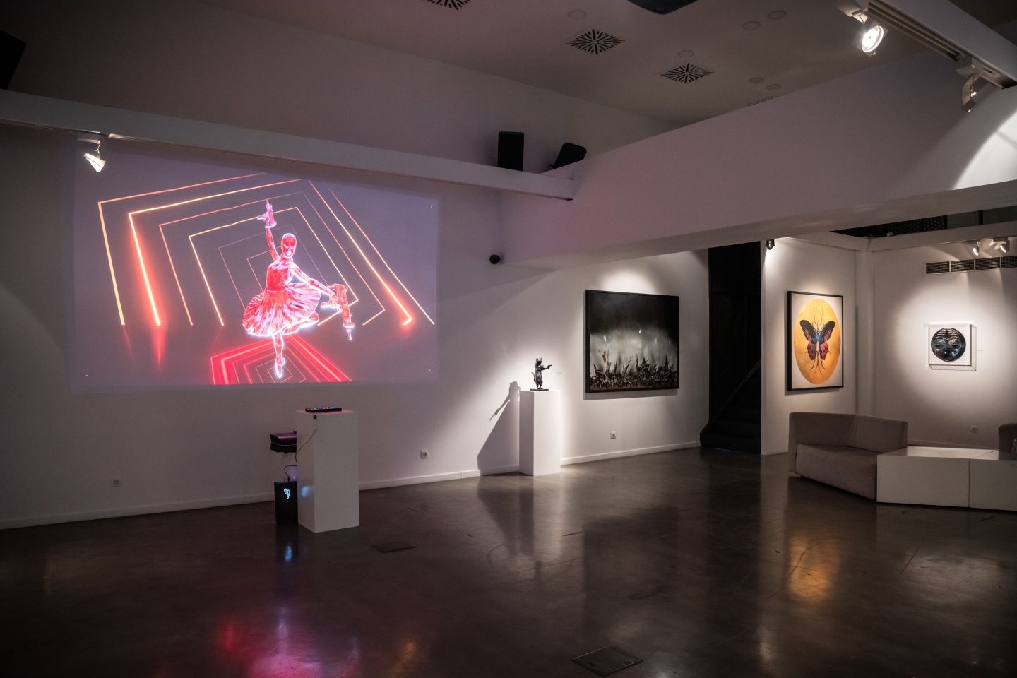 Infinite Drama Athens: Φωτορεπορτάζ από τα εγκαίνια της έκθεσης του Maxim στην Ελλάδα που παρουσιάζουν Τhe Blender Gallery και Varvara Roza Galleries.