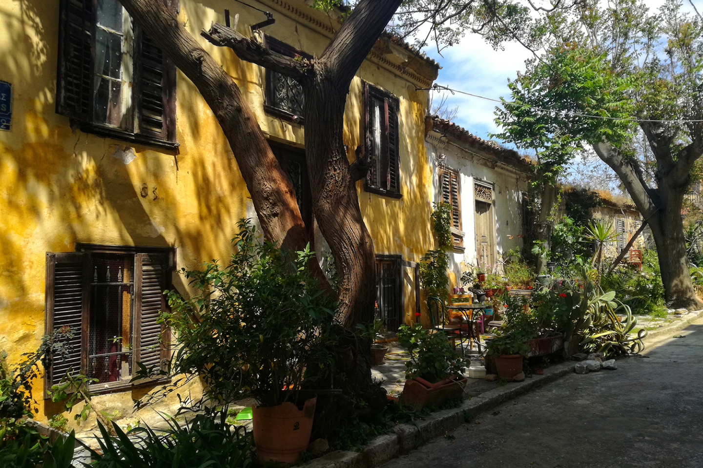 Οδός Αρετούσας, Πλάκα