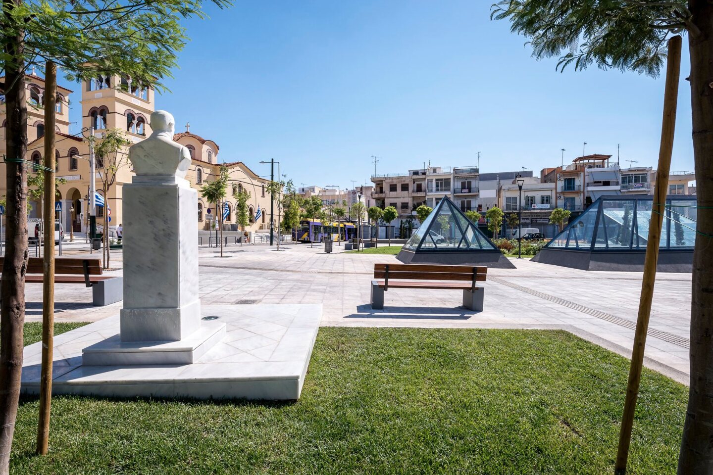 Ξεχωρίζουν τα αίθρια στο νέο σταθμό του μετρό στη Νίκαια