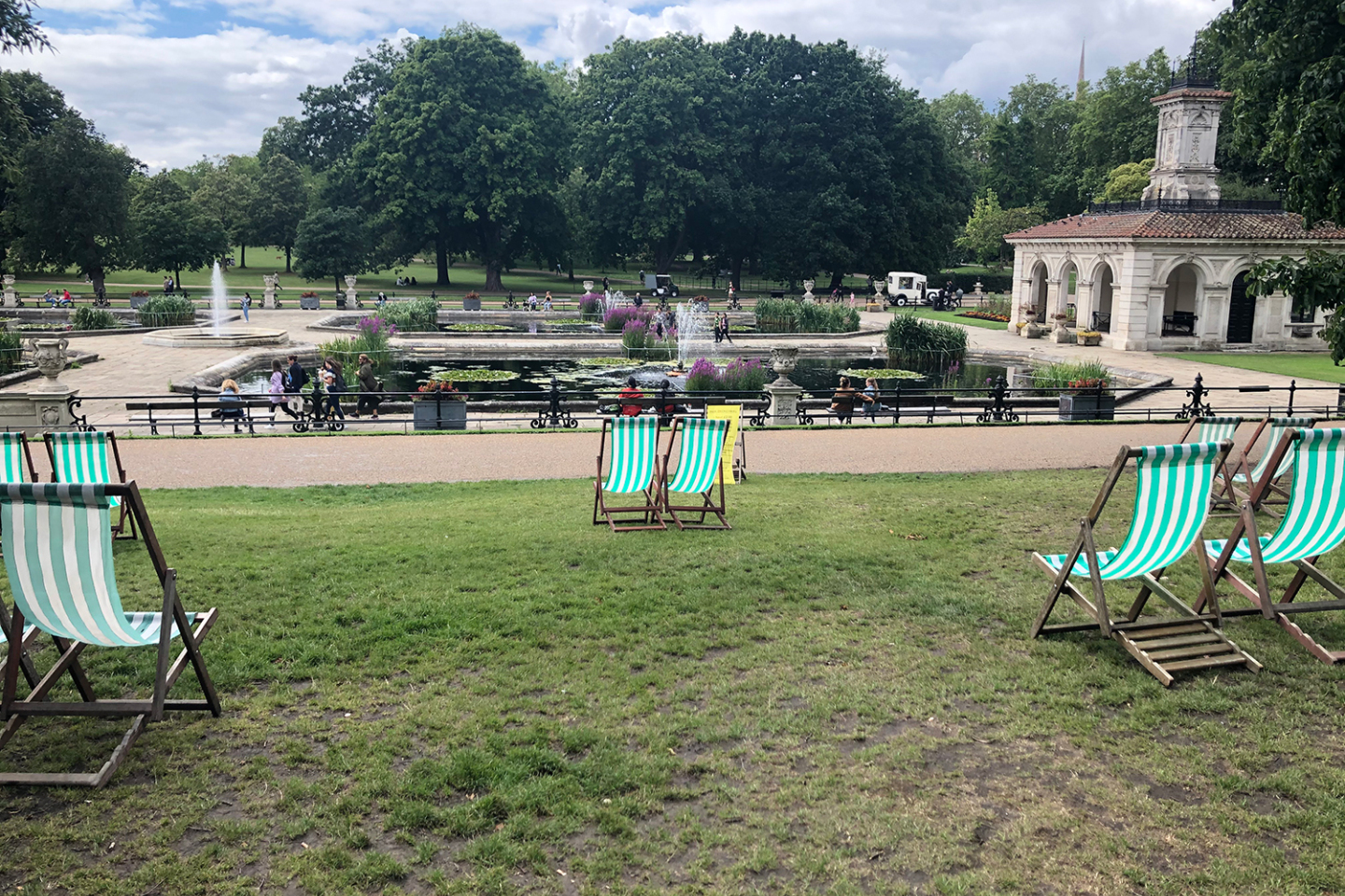 Το Λονδίνο ζει ακόμα στη σκιά της πανδημίας