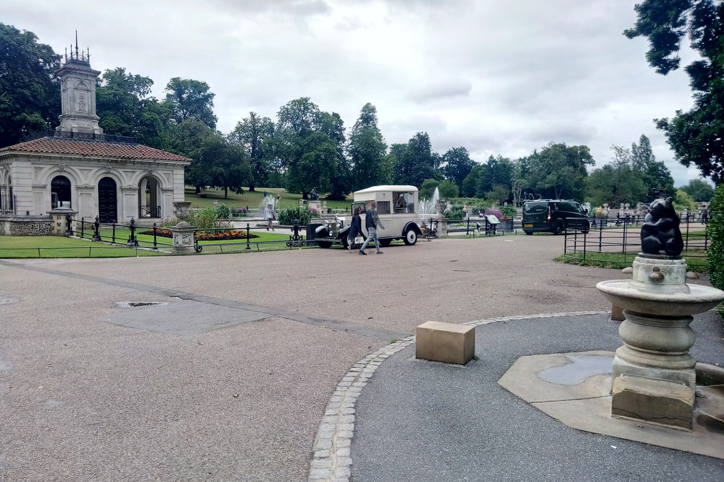 Το Λονδίνο ζει ακόμα στη σκιά της πανδημίας