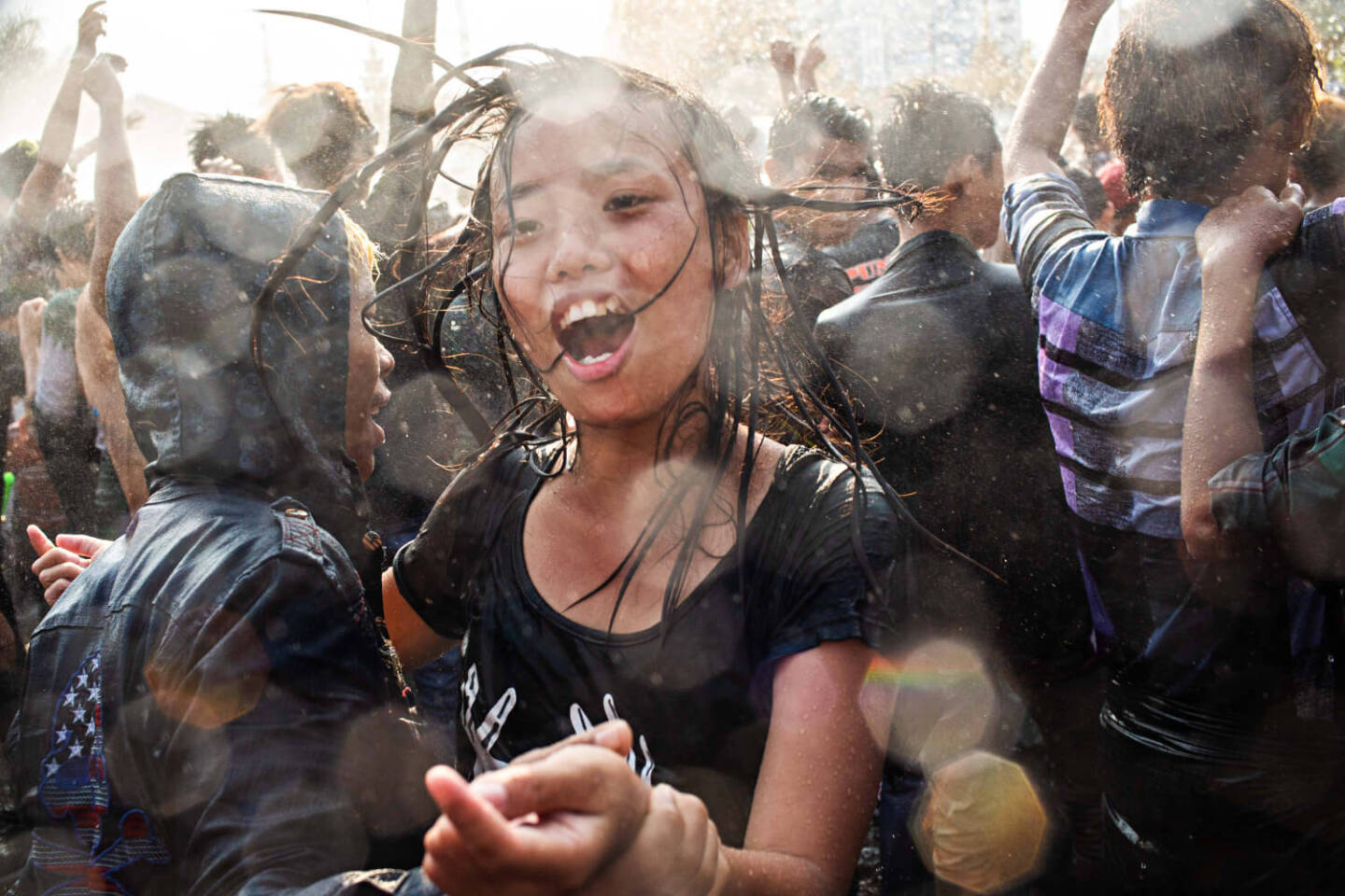 Μιανμάρ, Lauren DeCicca