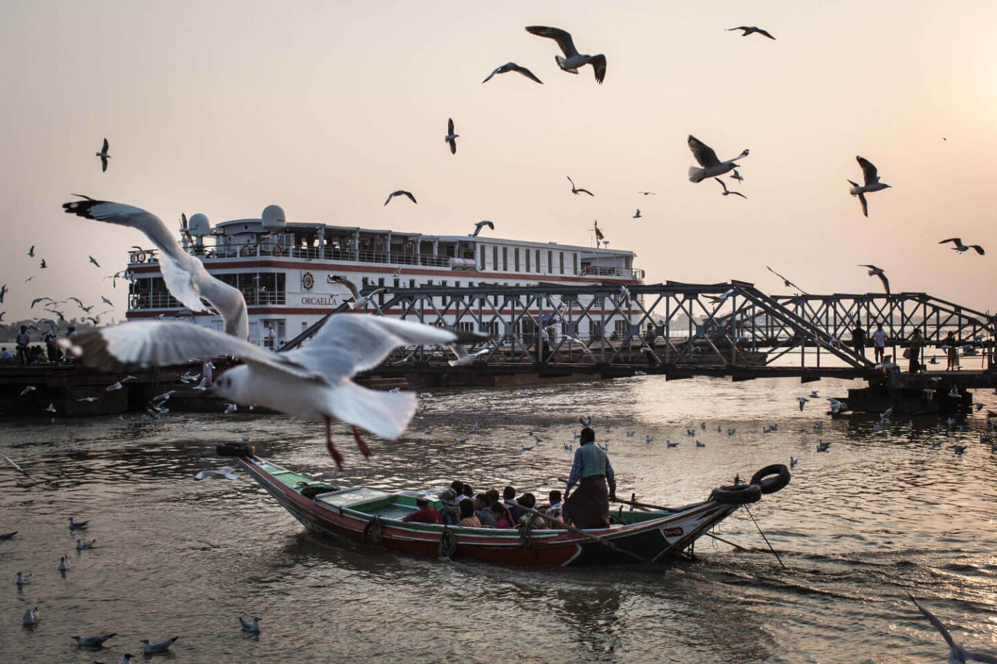 Μιανμάρ, Mathieu Willcocks  