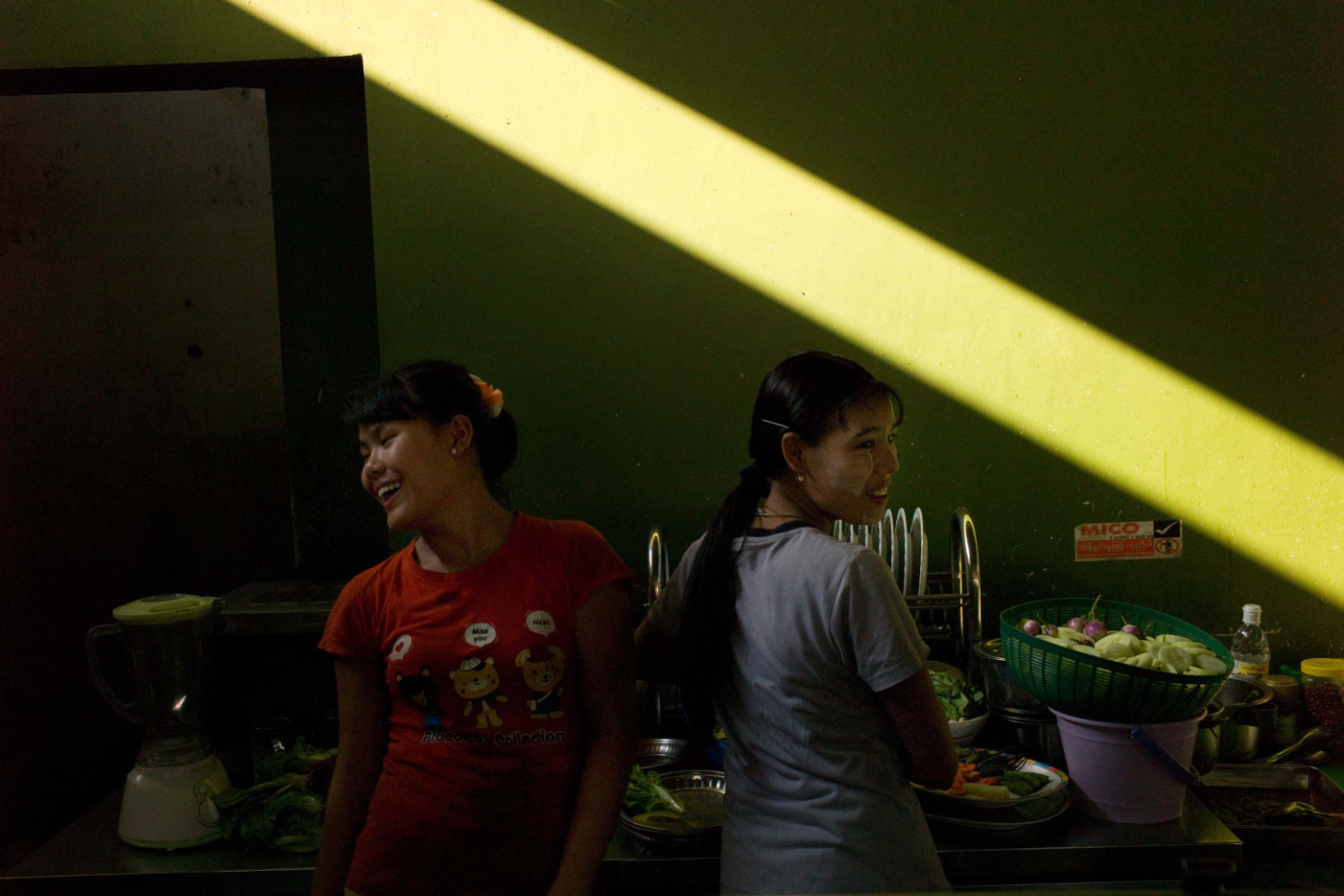 Μιανμάρ, Nikos Economopoulos 