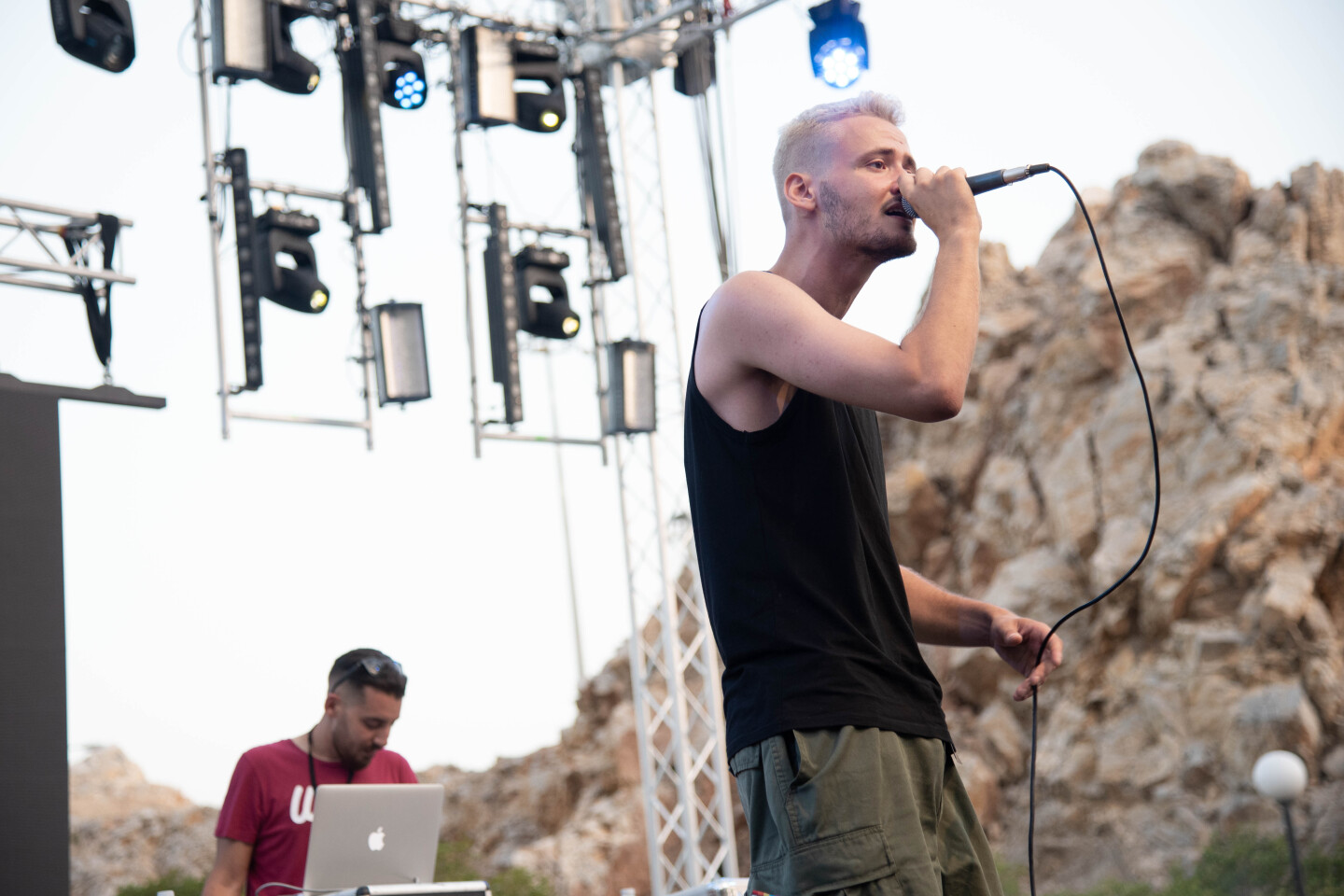 Ραμμένος Άσσος - Στιγμιότυπο από hip hop συναυλία στο Κατράκειο Θέατρο Νίκαιας