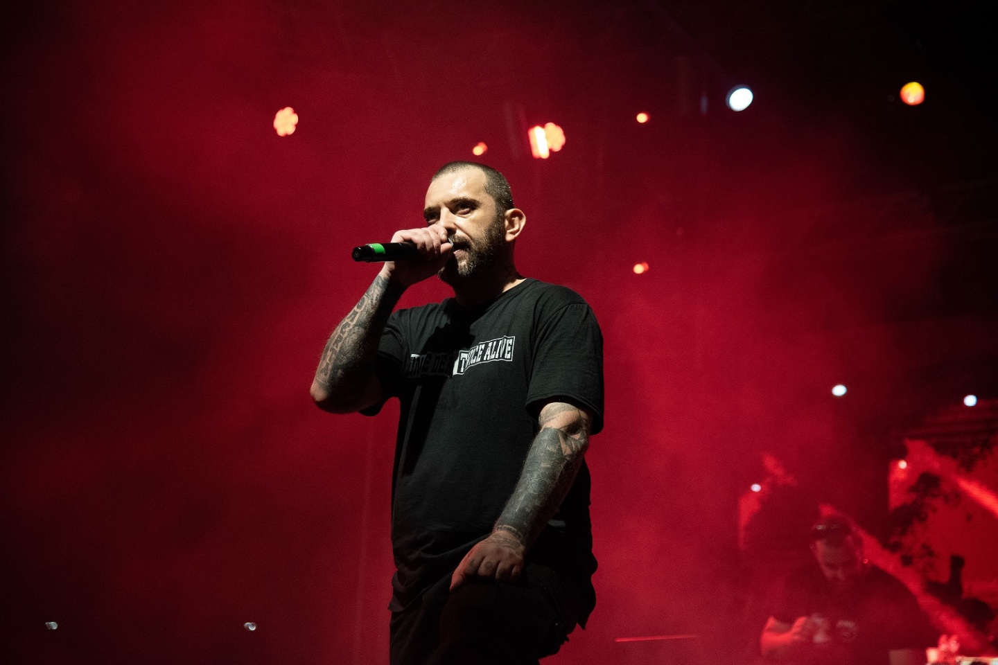 Βέβηλος - Στιγμιότυπο από hip hop συναυλία στο Κατράκειο Θέατρο Νίκαιας