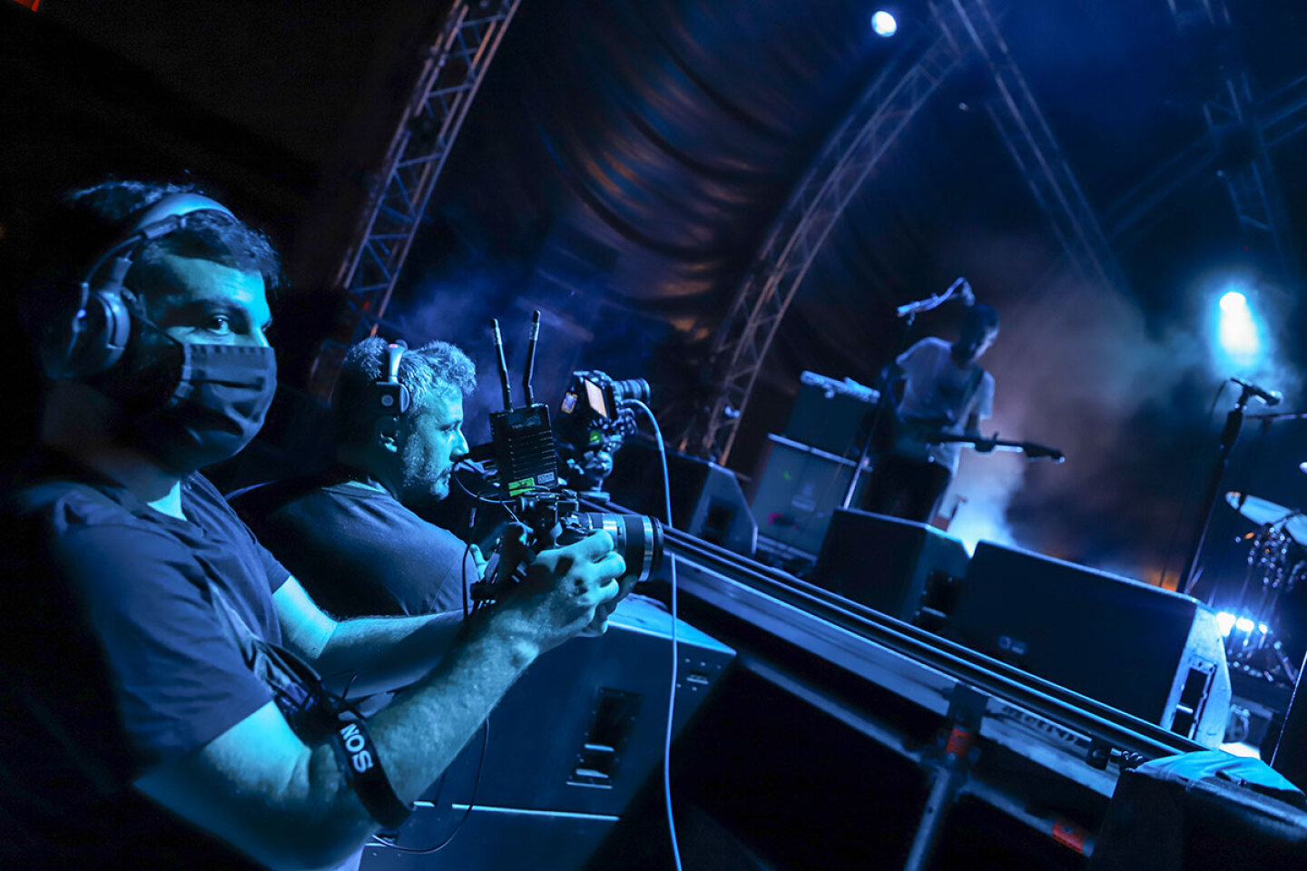 Στιγμιότυπο από τη sold out συναυλία των Nightstalker στην Τεχνόπολη