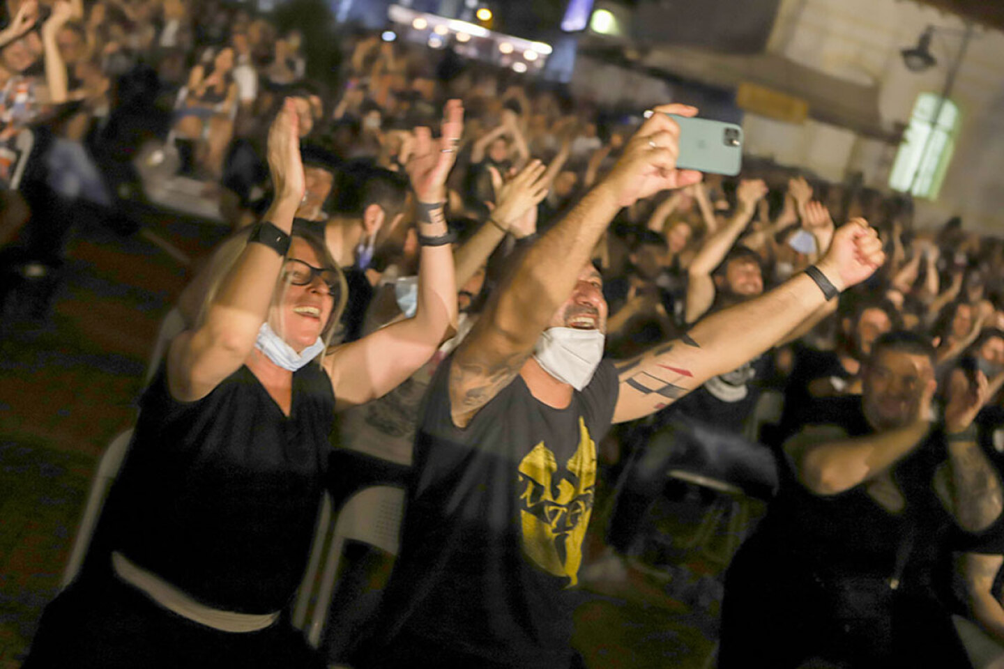 Στιγμιότυπο από τη sold out συναυλία των Nightstalker στην Τεχνόπολη