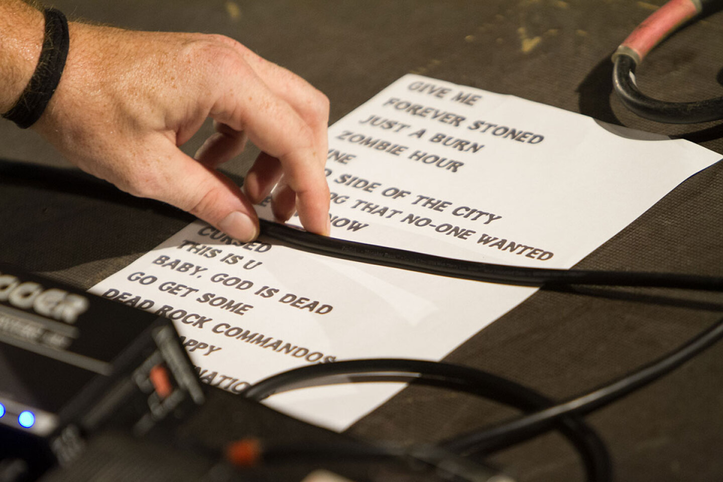 Στιγμιότυπο από τη sold out συναυλία των Nightstalker στην Τεχνόπολη