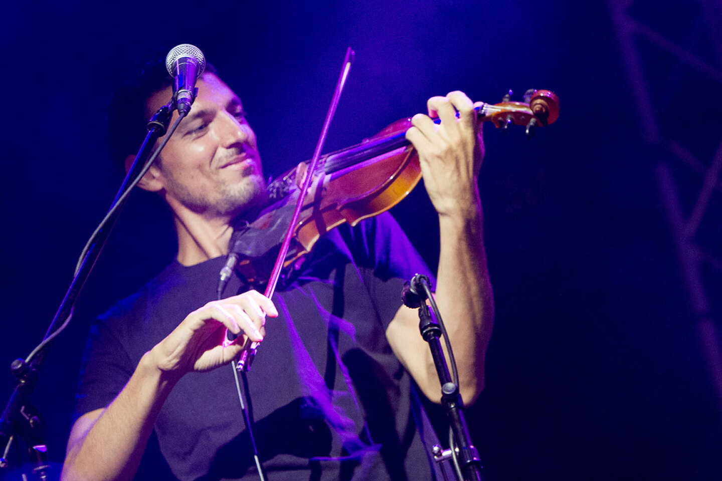 Στιγμιότυπο από τη συναυλία των Νίκου Πορτοκάλογλου, Στάθη Δρογώση, Αγάπη Διαγγελάκη, Βύρωνα Τσουράπη