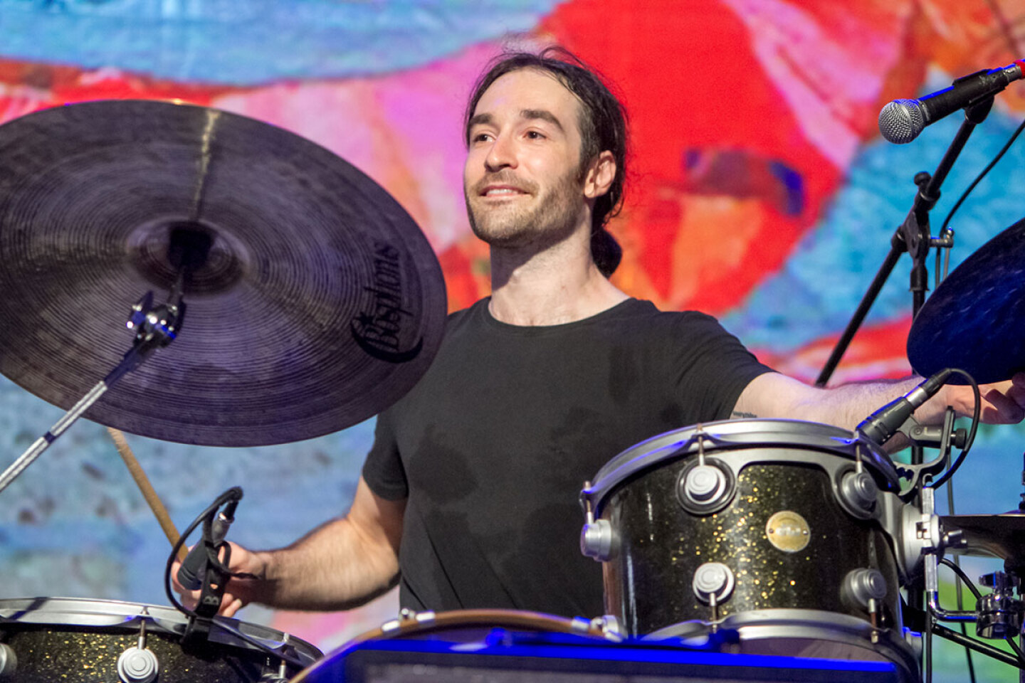 Στιγμιότυπο από τη συναυλία των Νίκου Πορτοκάλογλου, Στάθη Δρογώση, Αγάπη Διαγγελάκη, Βύρωνα Τσουράπη