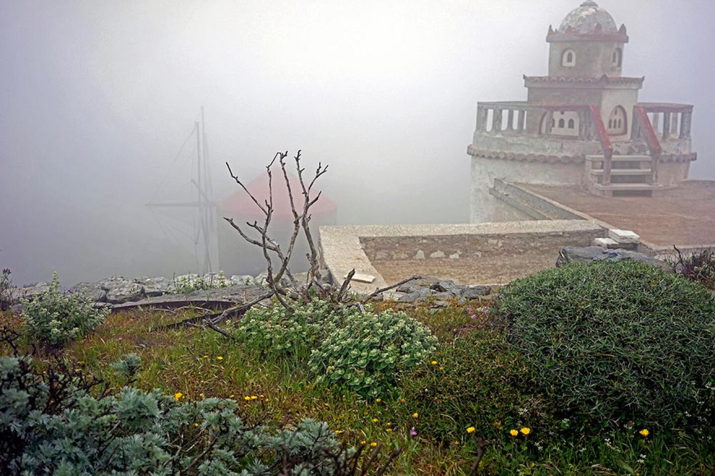 Στο Ξωτικό wine&deli στον Τριαντάρο παρουσιάζεται η έκθεση φωτογραφίας «Tinos, Shaped by the Wind»