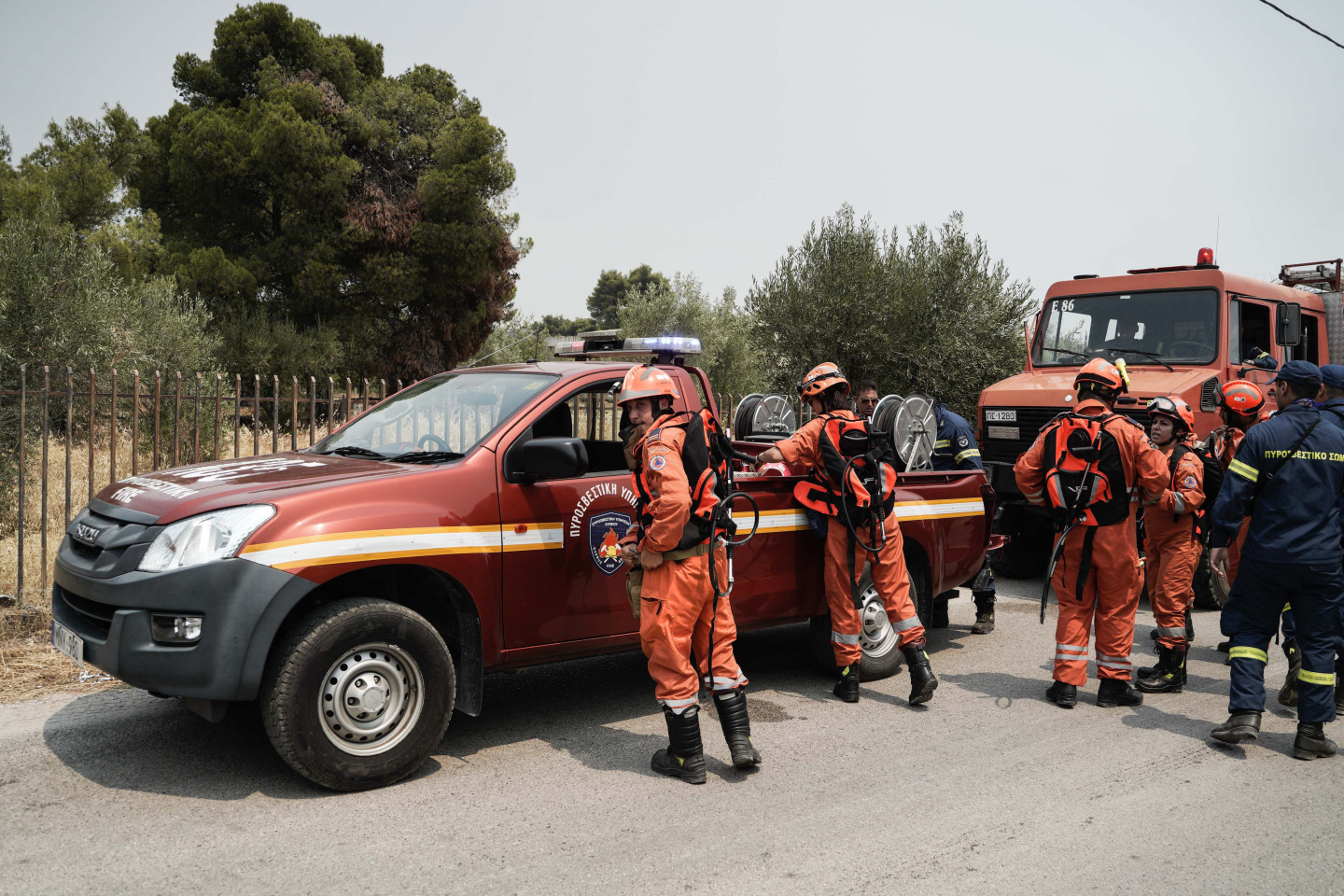 Βαρυμπόμπη, Κύπριοι πυροσβέστες