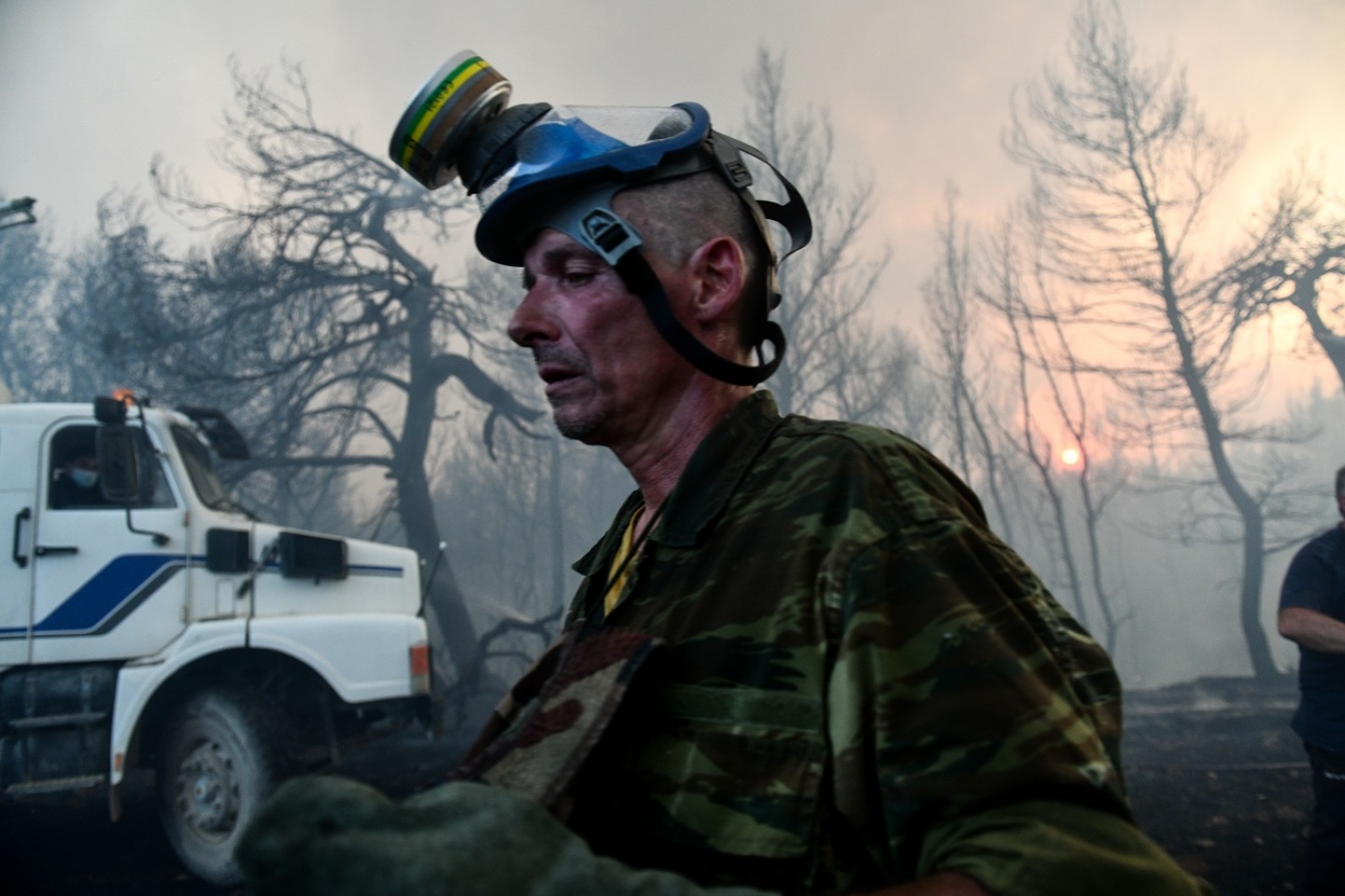 Αναζωπύρωση της πυρκαγιάς στην Βαρυμπόμπη - Στιγμιότυπο από τις Αφίδνες