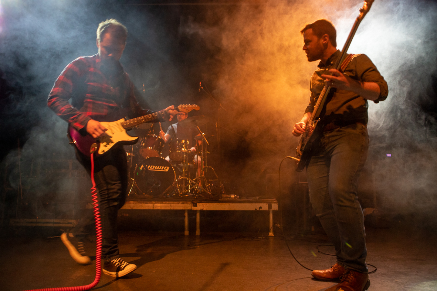 Το συγκρότημα Deuce σε συναυλία στη σκηνή του Gagarin στο Gimme Shelter Film Festival