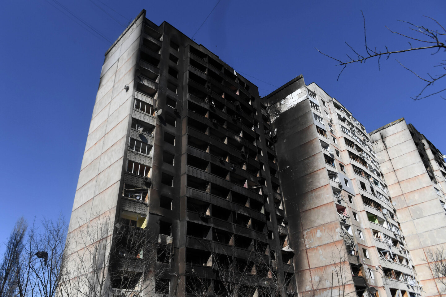 Βομβαρδισμένο κτίριο στο Χάρκοβο, στην Ανατολική Ουκρανία (22 Μαρτίου) Βομβαρδισμένο κτίριο στο Χάρκοβο, στην Ανατολική Ουκρανία (22 Μαρτίου)