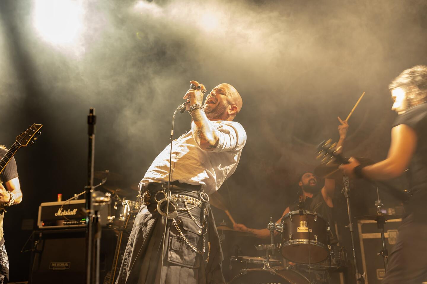 Στιγμιότυπο από τη συναυλία των Lazy Man's Load στην Αθήνα, στο Gagarin 205