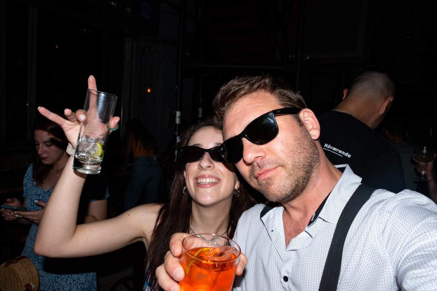 Sunday OST: 20 στιγμές από το πάρτι του ραδιοφωνικού σταθμού Athens Voice 102.5 στο bar Εφημερίδα ATH, στην καρδιά της Αθήνας