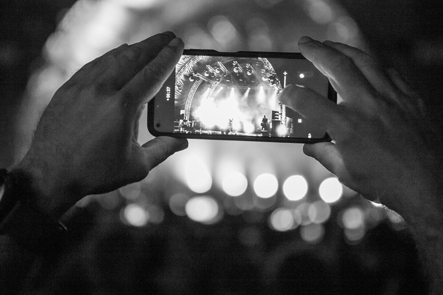 Cigarettes After Sex στην Αθήνα: 30 εικόνες από τη συναυλία