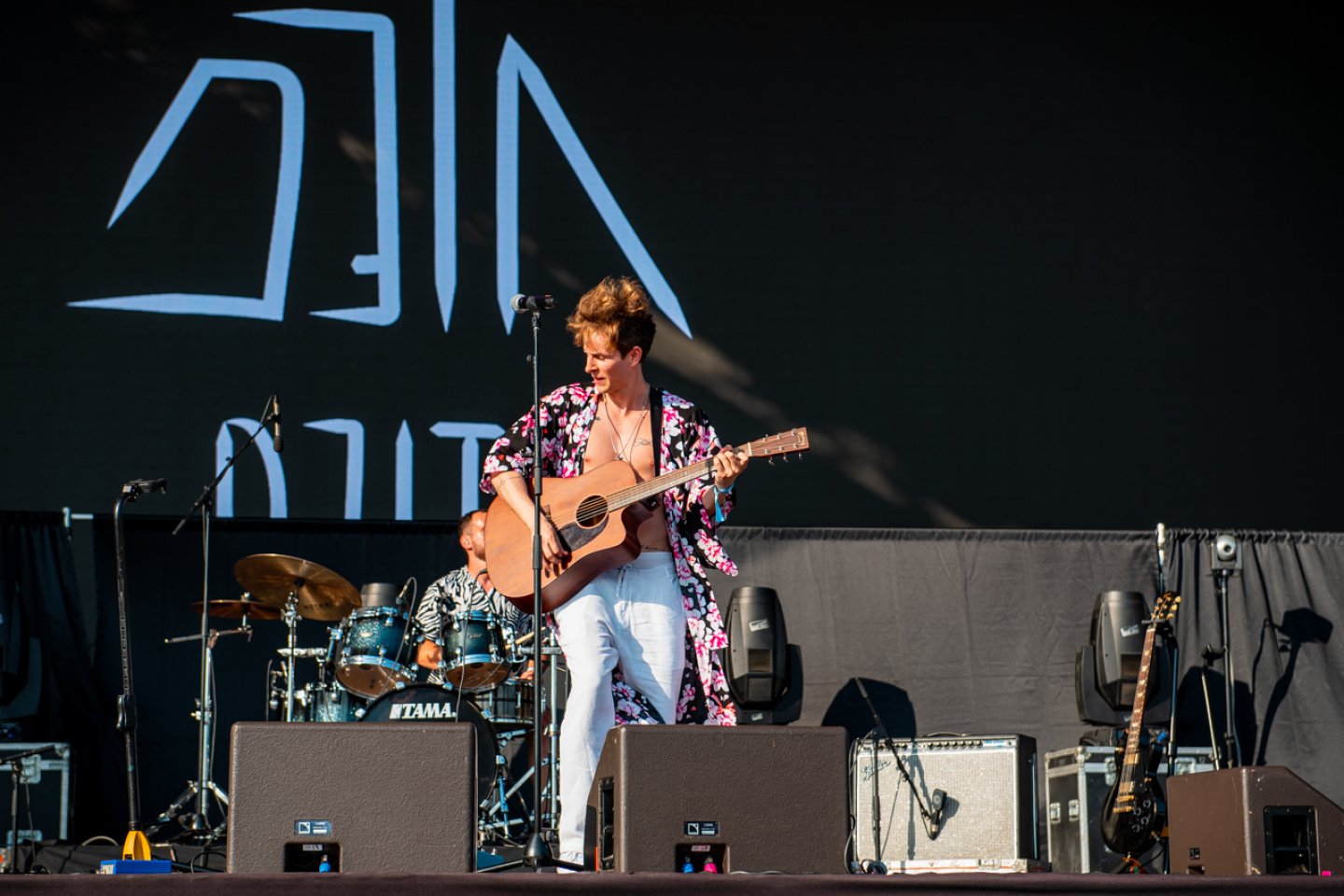 Φωτορεπορτάζ από την εμφάνιση των London Grammar, LP, Hooverphonic, D3lta, Daphne & The Fuzz στο φεστιβάλ Release Athens 2022, στην Πλατεία Νερού.