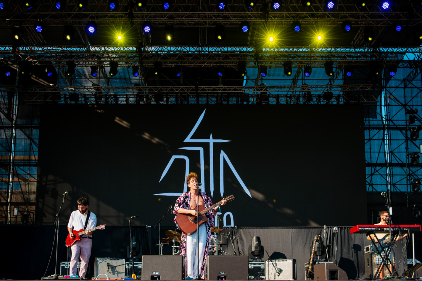 Φωτορεπορτάζ από την εμφάνιση των London Grammar, LP, Hooverphonic, D3lta, Daphne & The Fuzz στο φεστιβάλ Release Athens 2022, στην Πλατεία Νερού.