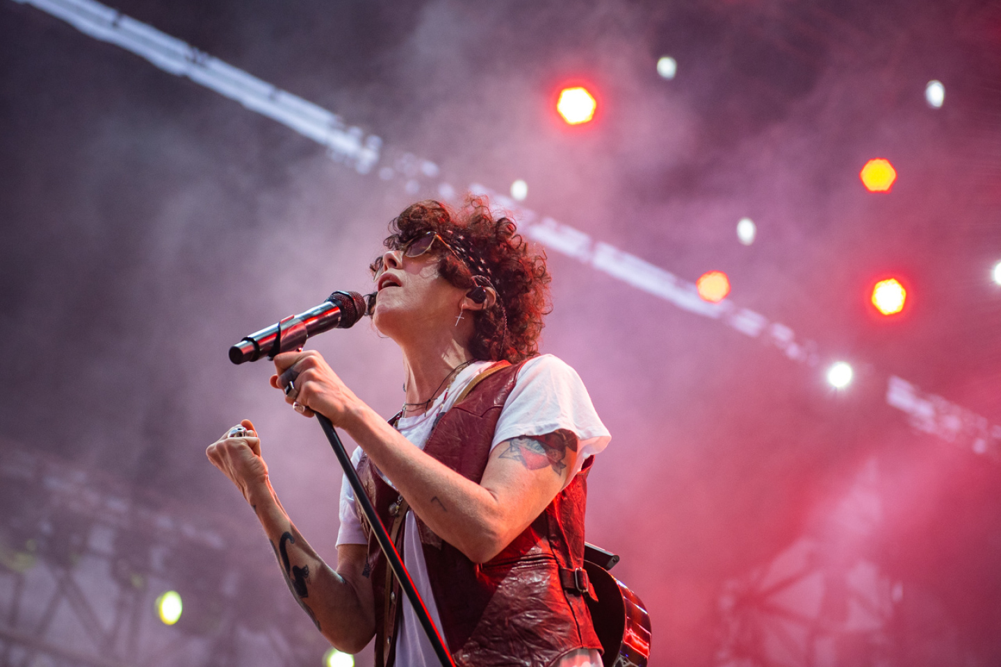 Φωτορεπορτάζ από την εμφάνιση των London Grammar, LP, Hooverphonic, D3lta, Daphne & The Fuzz στο φεστιβάλ Release Athens 2022, στην Πλατεία Νερού.