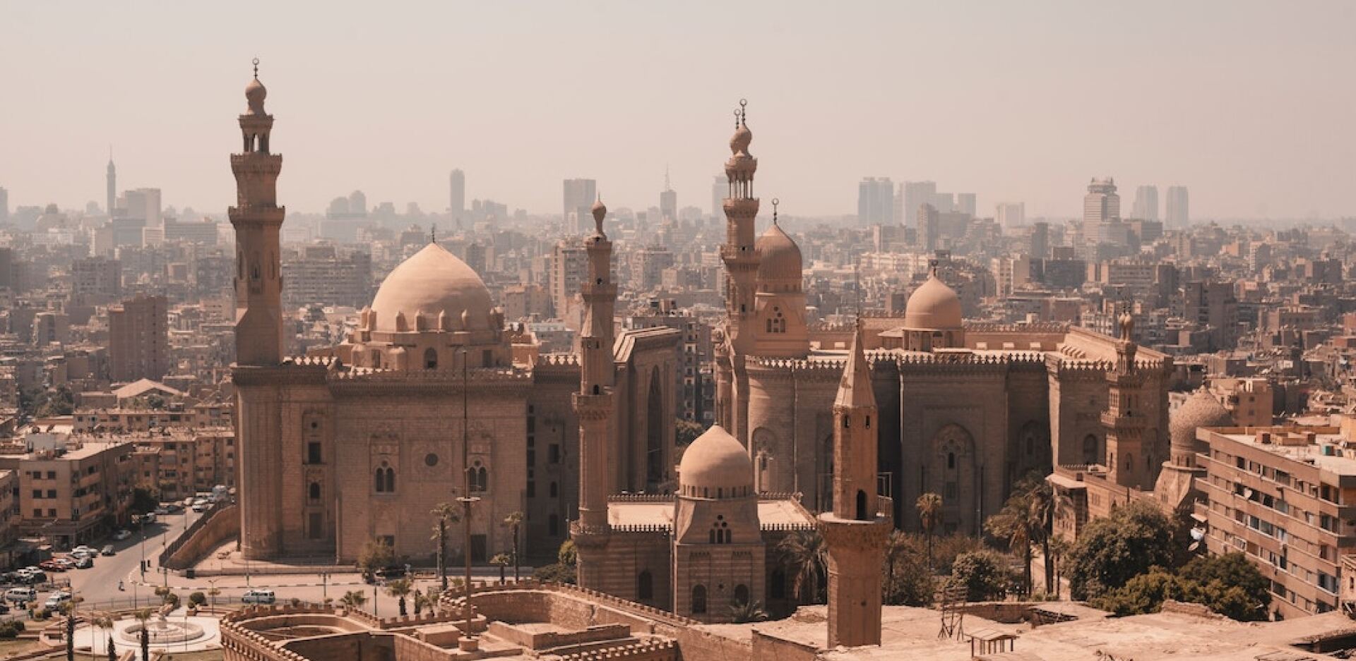 Αίγυπτος: Η ιστορία, το Κάιρο, ο Νείλος, οι πυραμίδες, οι τάφοι, οι ναοί, οι γεύσεις, η καθημερινότητα, οι άνθρωποι