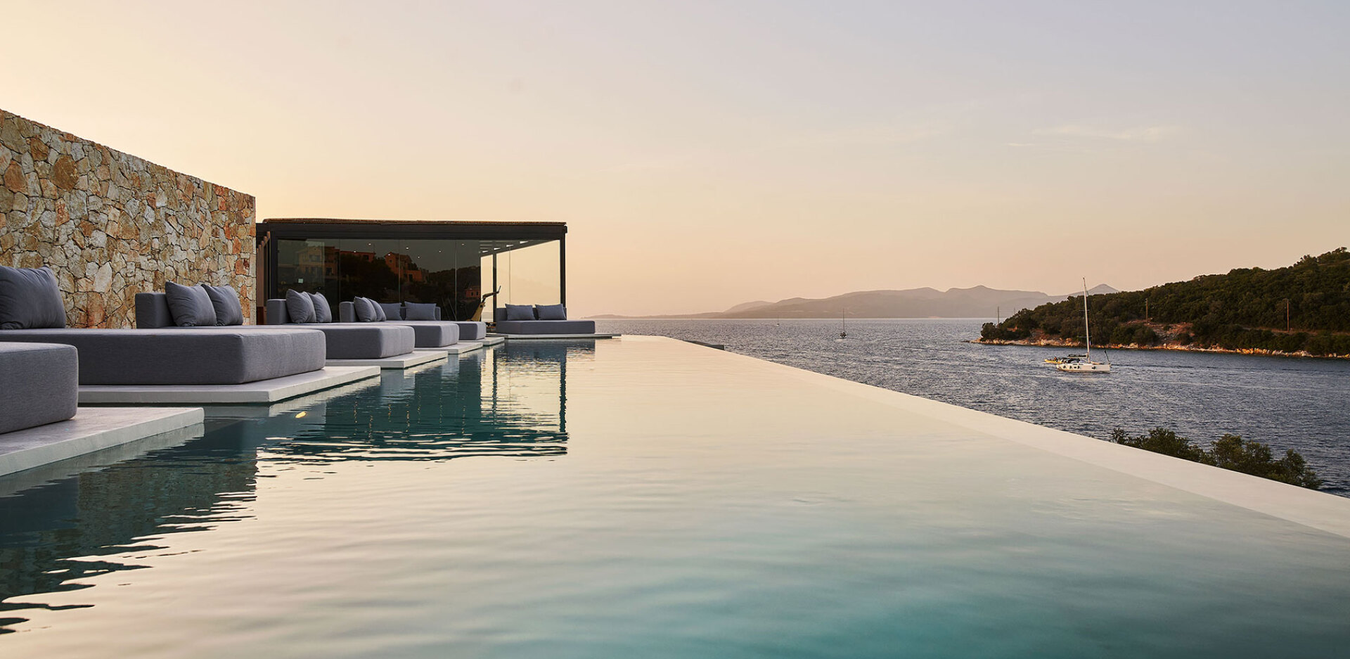 Αzur Retreat Μεγανήσι