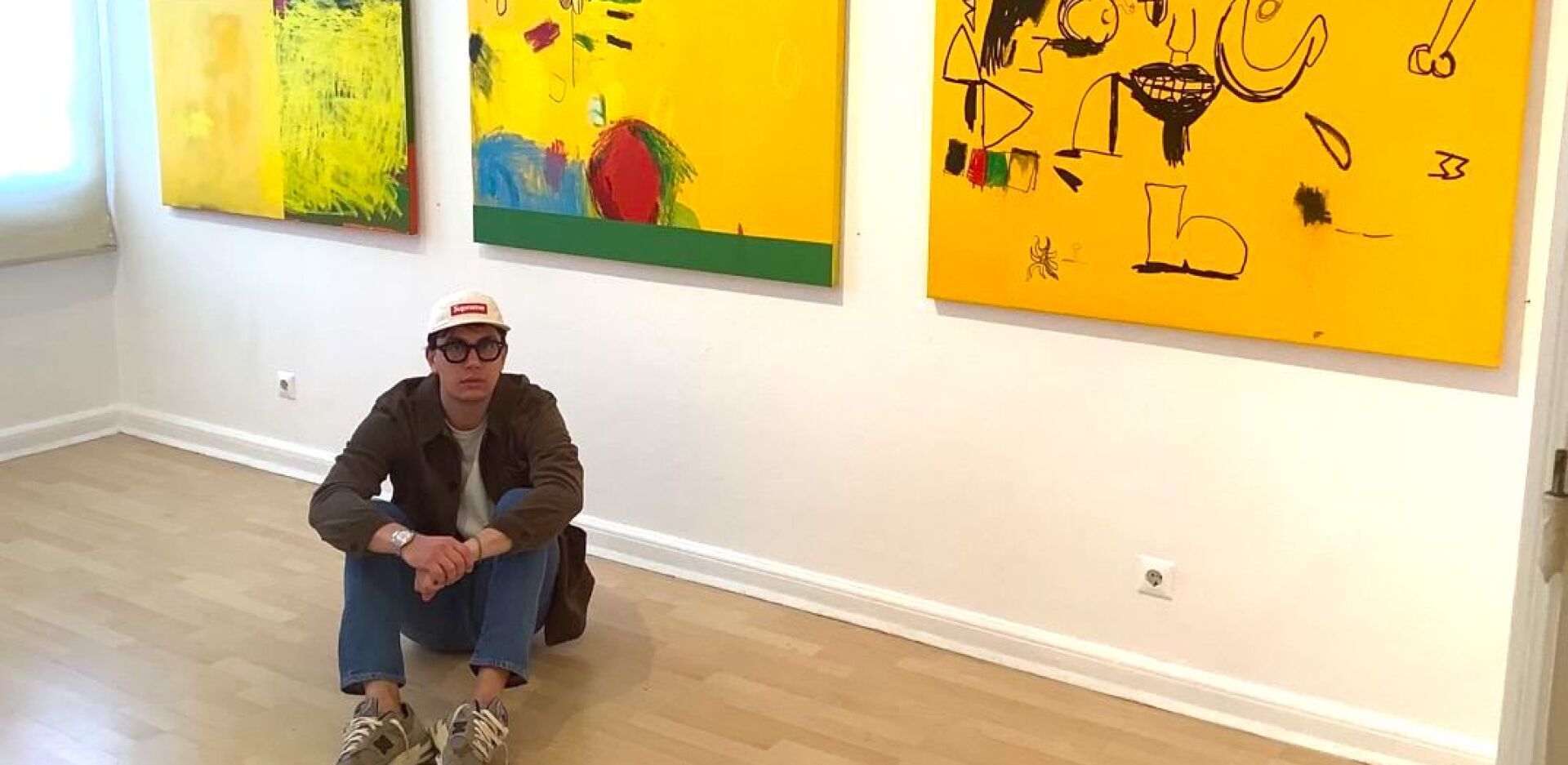 Θανάση Δάπη, πώς είναι τα έργα σου να αναπνέουν δίπλα στη ζωγραφική του Γιώργου Λαζόγκα; 