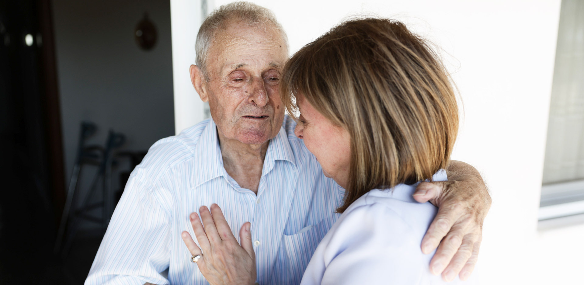 Ο κ. Παναγιώτης Αραμπατζής αποχαιρετά την ΠτΔ Κατερίνα Σακελλαροπούλου