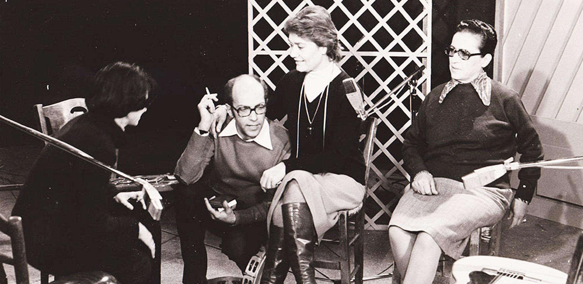 Ο Γιώργος Παπαστεφάνου με τη Δάφνη Τζαφέρη, την Μαρινέλλα και την Σωτηρία Μπέλλου