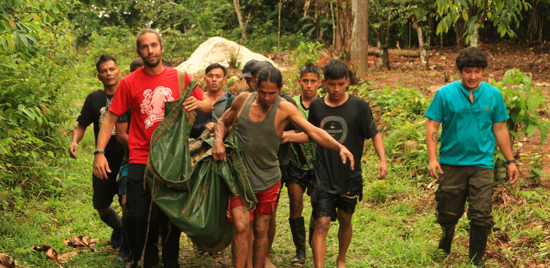 Μεταφορά ψαριού  στην περιοχή  Λορέτο στο δάσος  του Αμαζονίου