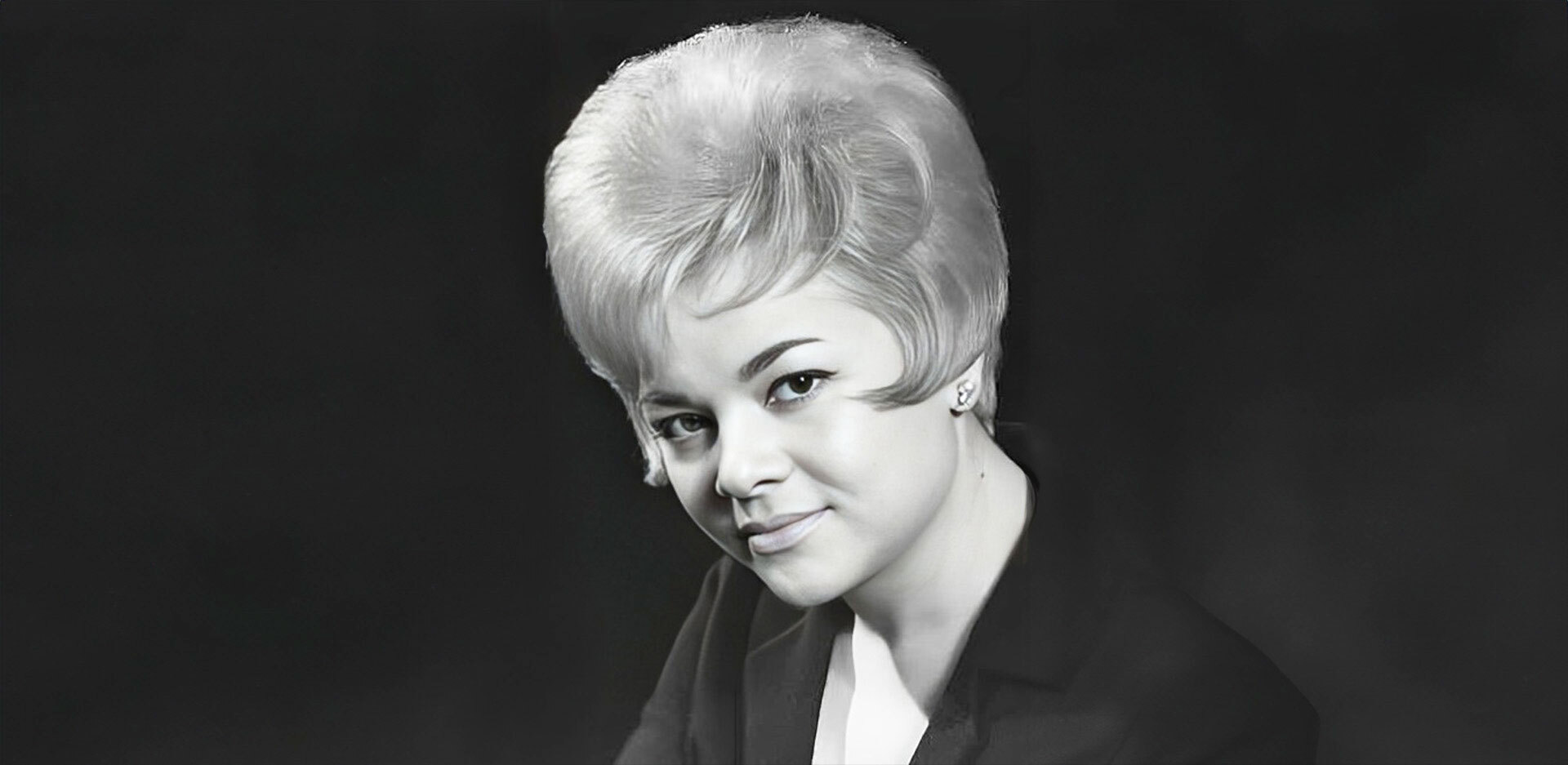 Μαίρη Λίντα: Περισσότερα από εβδομήντα χρόνια τραγουδιού, μνήμης και αξιοπρέπειας