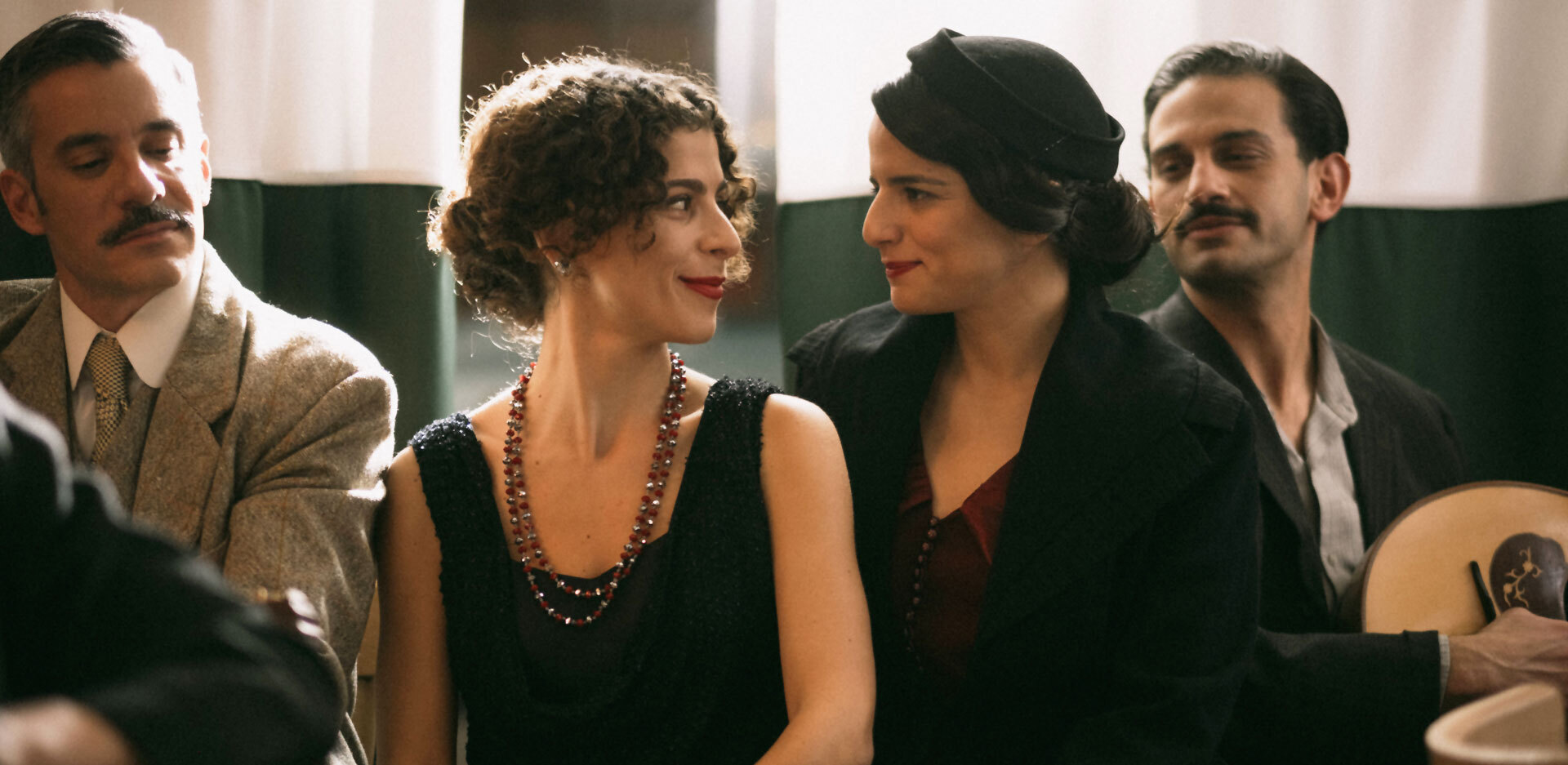 Έβελυν Ασουάντ και Θεοδόσία Σαββάκη