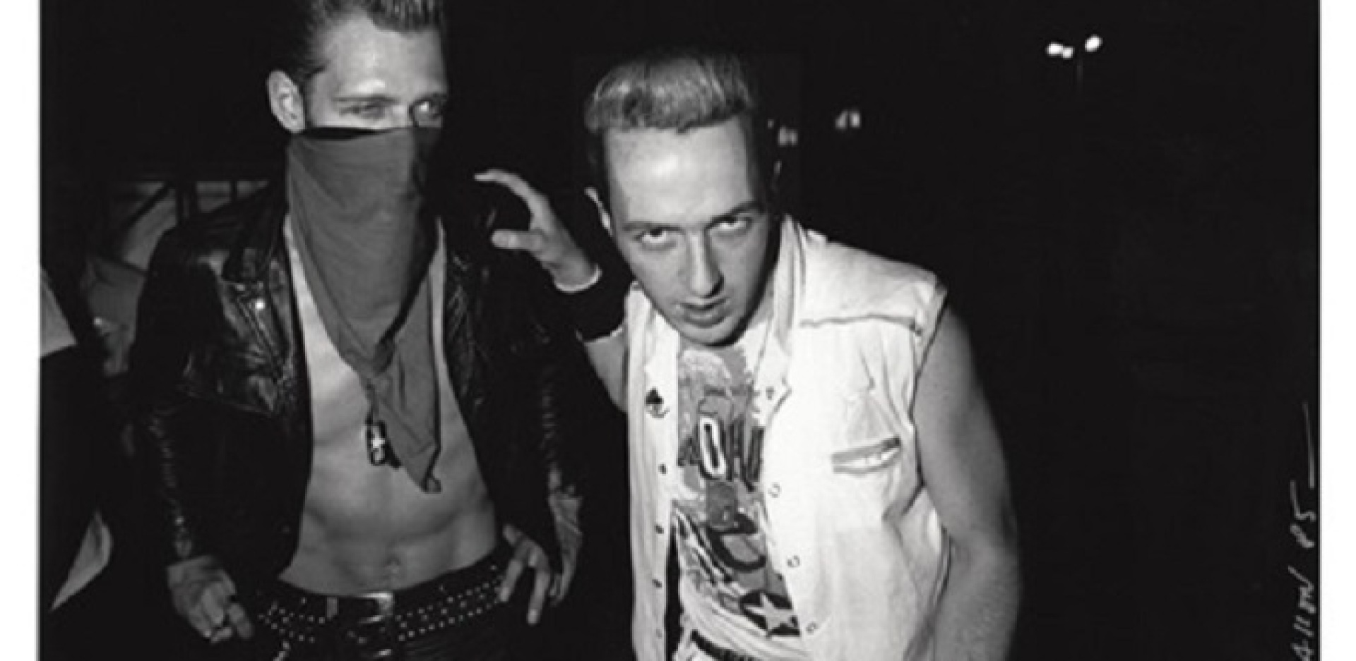 pierre-terrasson-paul-simonon-et-joe-strummer-the-clash-au-festival-rock-in-athens.jpg