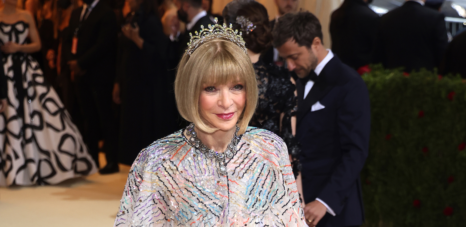 Η Anna Wintour στο κόκκινο χαλί του MET Gala 2022. 