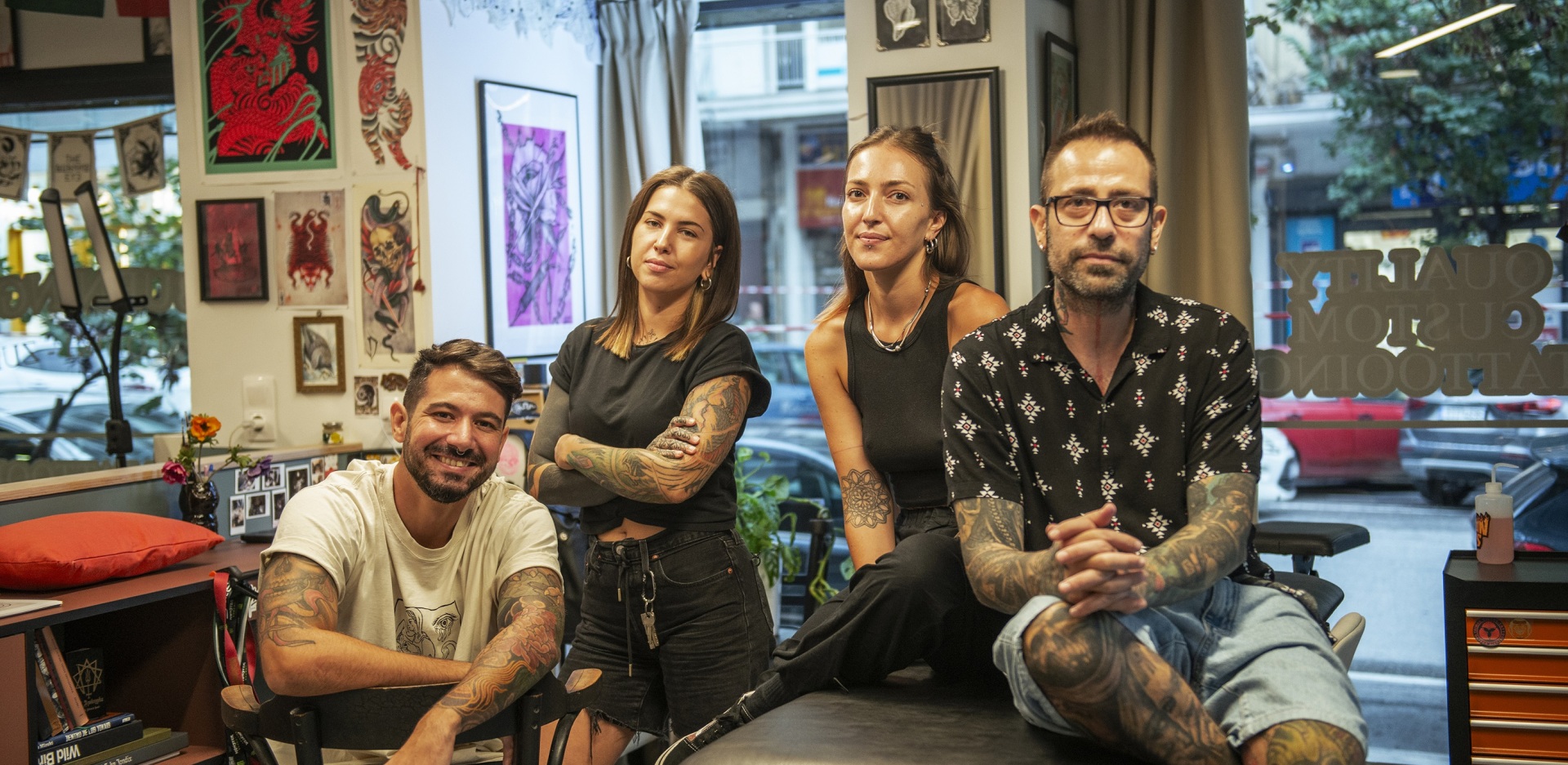 The Burning Eye Tattoo: Ο νέος χώρος για το τατουάζ που οραματίστηκαν οι Amok, Bloody Mary, Leah και Live2