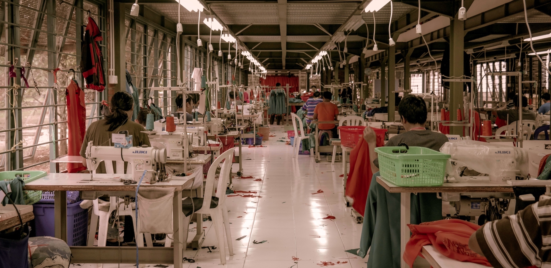 Μεταπώληση ρούχων της ταχείας μόδας: Πόσο βιώσιμη είναι;